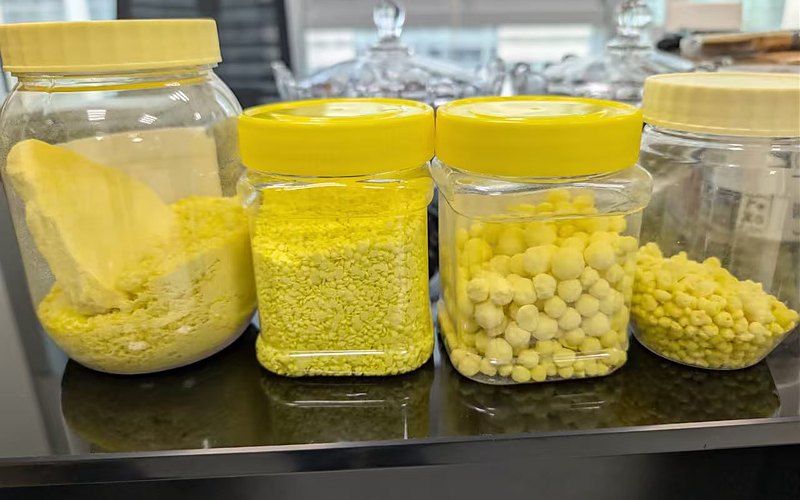 Sulphur quality grades — sample comparison